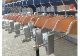 Вішалка-прищіпка хромована з декором 35 см.(натуральне дерево)